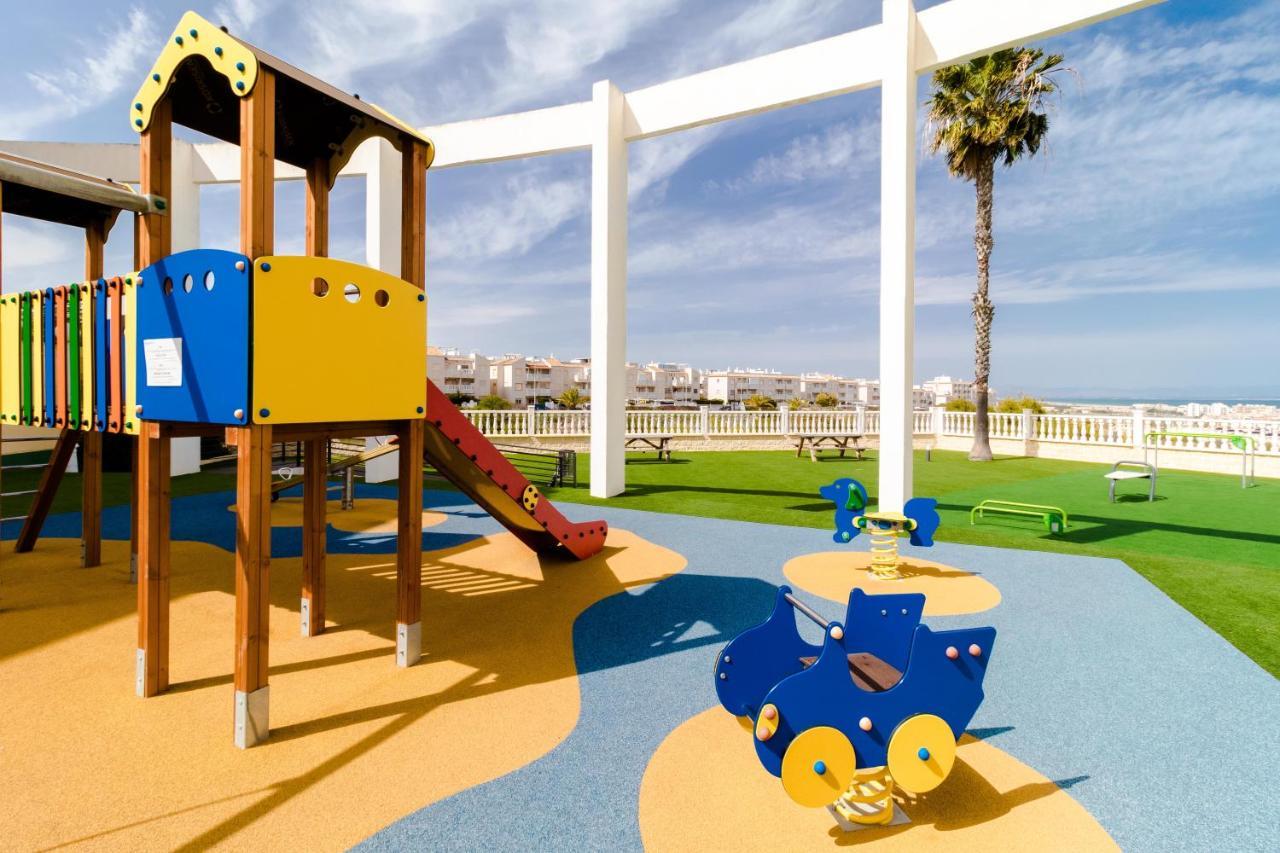 Nice House With Tennis Court,Sports And Playground 또레비에하 외부 사진